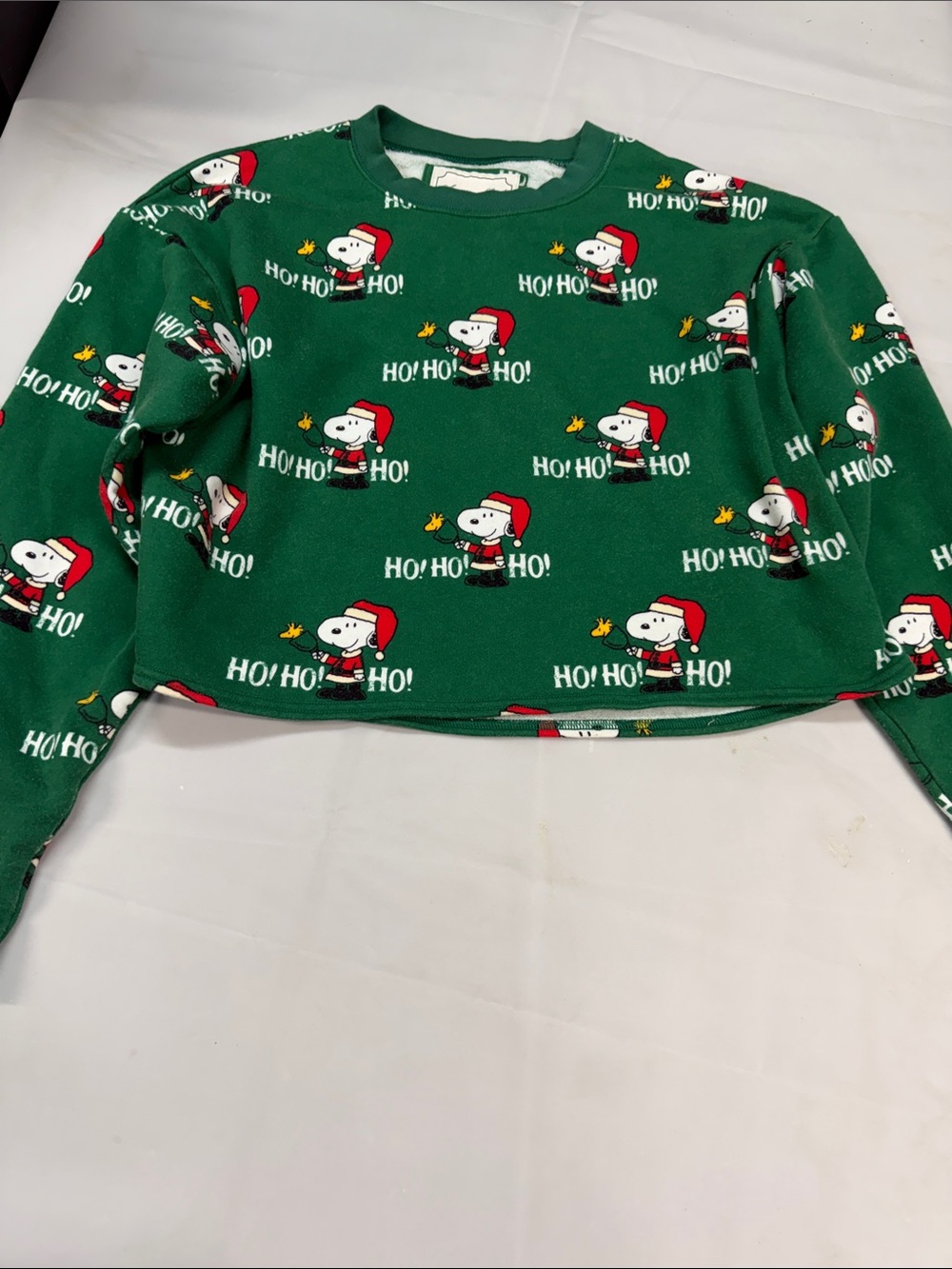 American Eagle Outfitters Green Snoopy Holiday Cropped Pajama Top